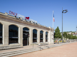 Pavillon ONLYLYON Tourisme, place Bellecour © www.b-rob.com